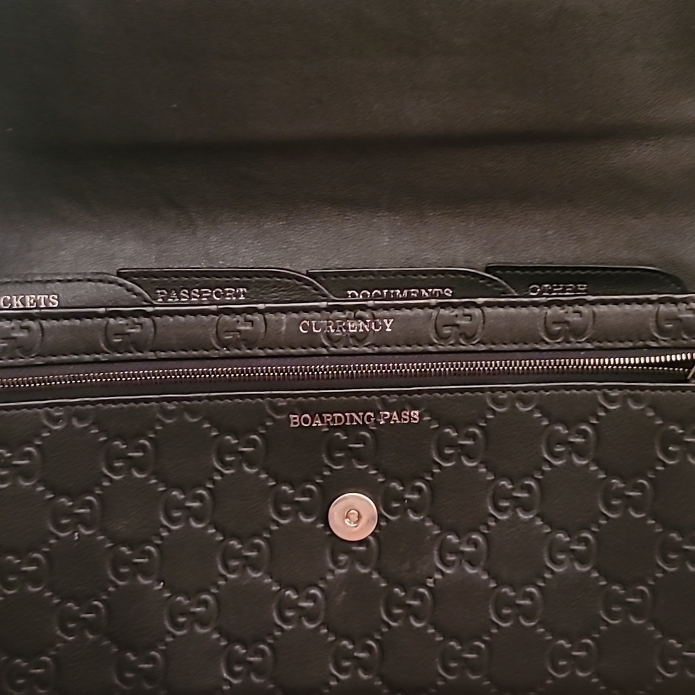 Authentic Gucci Voyager  clutch - Picture 9 of 11